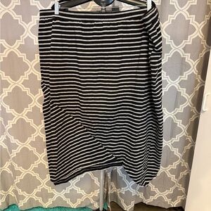 Zim & Zoe size 32 Striped Black & White Skirt shark bite bottom with stretch